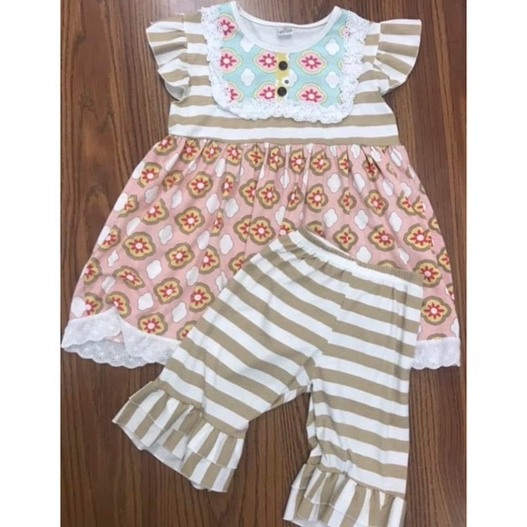 The Unbranded Brand Other - Girls Outfit No brand listed 4XL (like a size 10/12 imo)